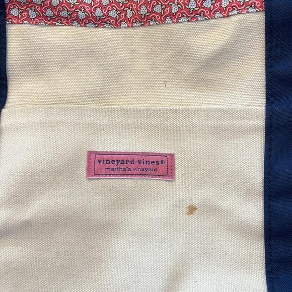 VINEYARD VINES Tote Bag. Small stains but good condition. - Picture 3 of 4